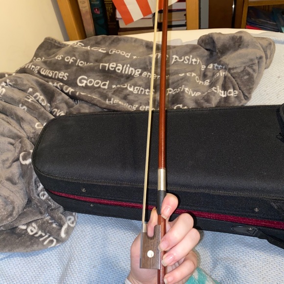 COPY - Authentic Mendini Violin and accessories!!! - Picture 14 of 16